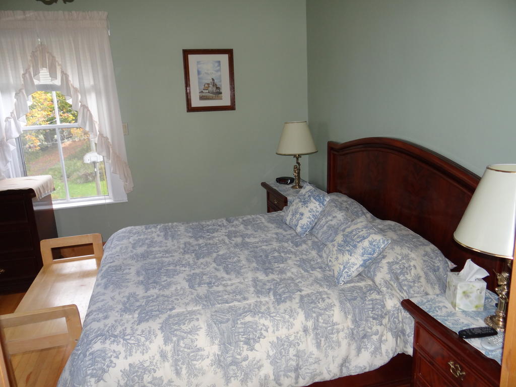 Chamcook Forest Lodge Bed & Breakfast St. Andrews By The Sea Room photo